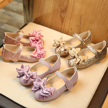 2020 Новая детская обувь; летние тонкие туфли для корейских девочек; яркие кожаные туфли принцессы с бантом; Элегантные туфли на плоской подошве;