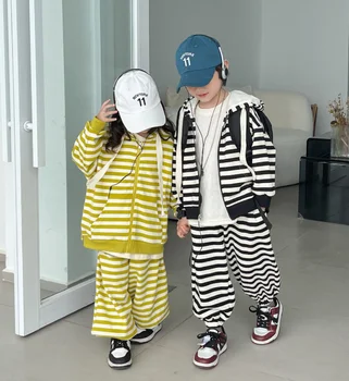 2023, Корейский стиль, комплект из 2 предметов для девочек и мальчиков, полосатое пальто с капюшоном + длинные брюки, весенний хлопковый детский костюм 2-8 лет AA295